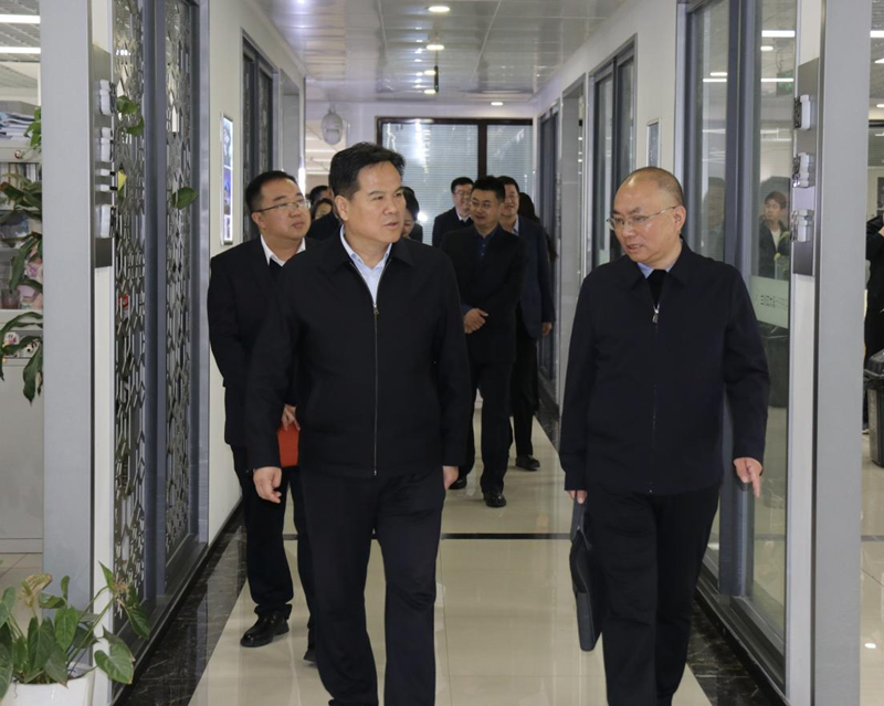 學(xué)校黨委書記狄生奎深入公司開展深化學(xué)校綜合改革實(shí)地調(diào)研工作